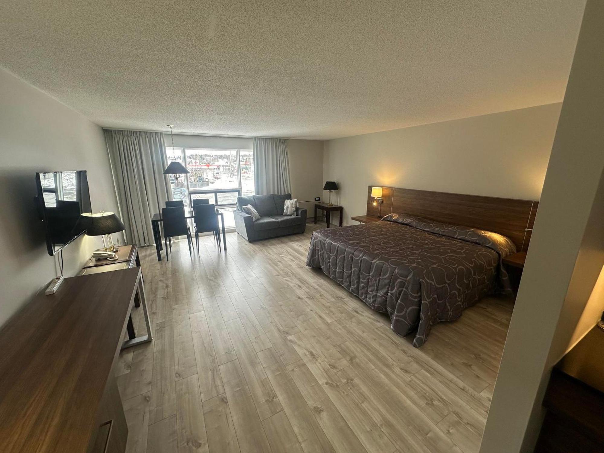 Hotel Motel Le Voyageur แซ็งต์-จอร์จส์ ภายนอก รูปภาพ