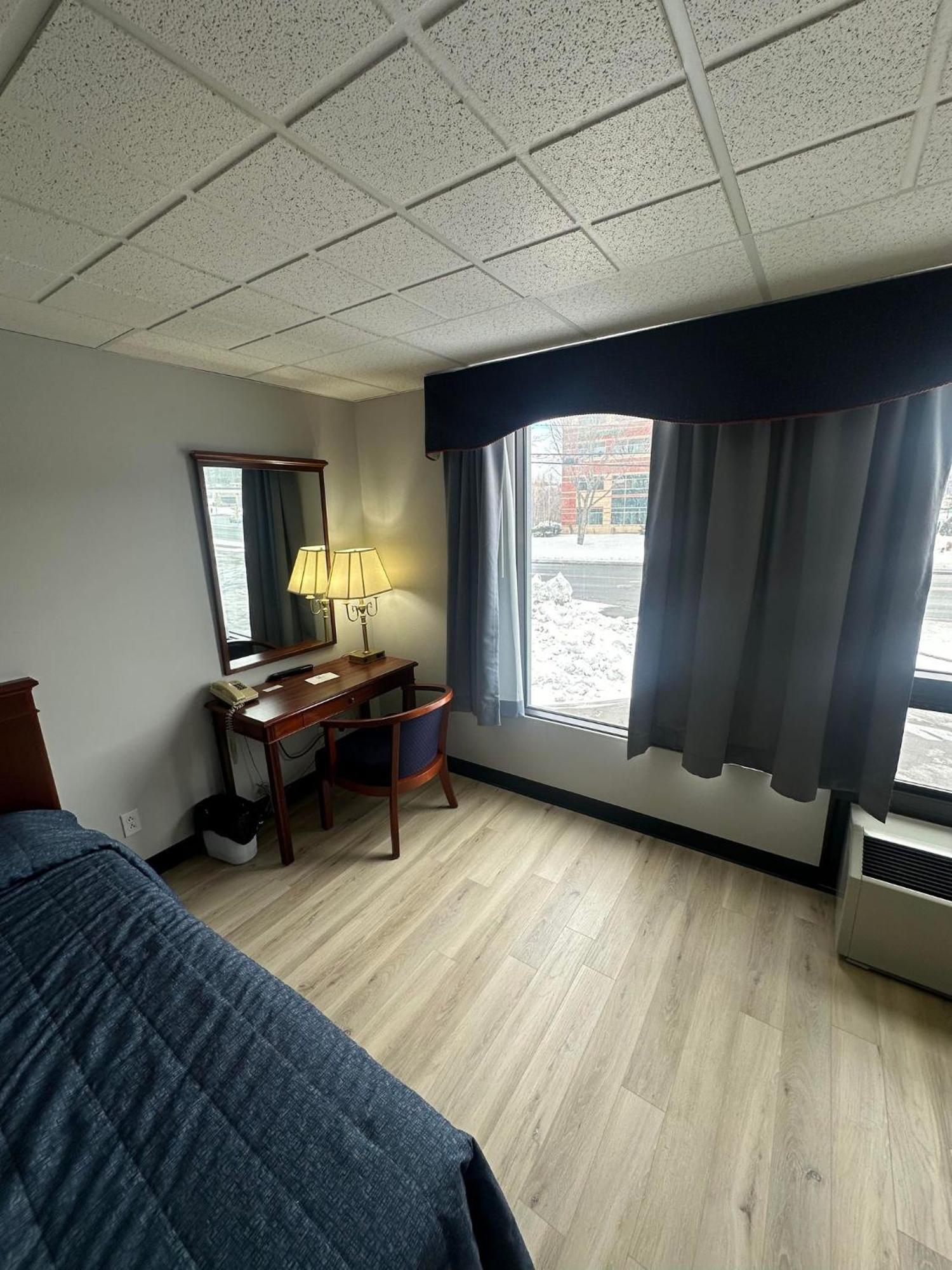 Hotel Motel Le Voyageur แซ็งต์-จอร์จส์ ภายนอก รูปภาพ