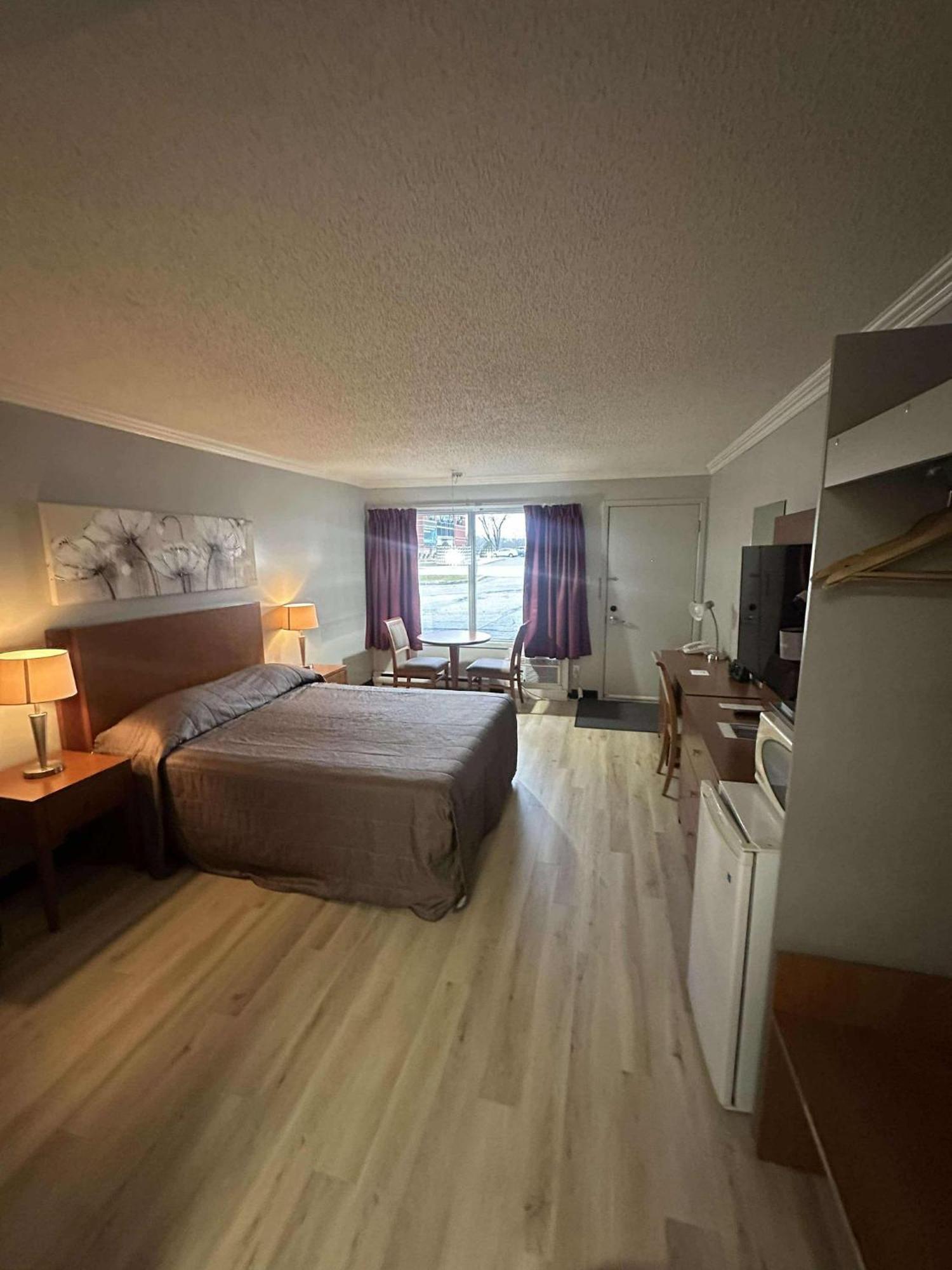 Hotel Motel Le Voyageur แซ็งต์-จอร์จส์ ภายนอก รูปภาพ